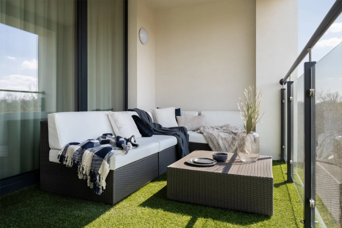 Hero Balcony Sofa